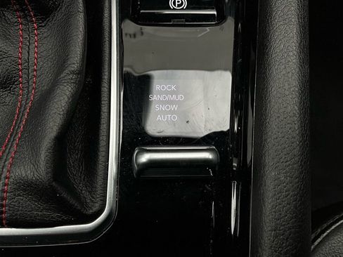 Used 2025 Jeep Compass Trailhawk w/ Trailer Tow Group image 23