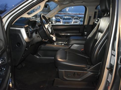 Used 2023 Ford Expedition Max XLT image 13
