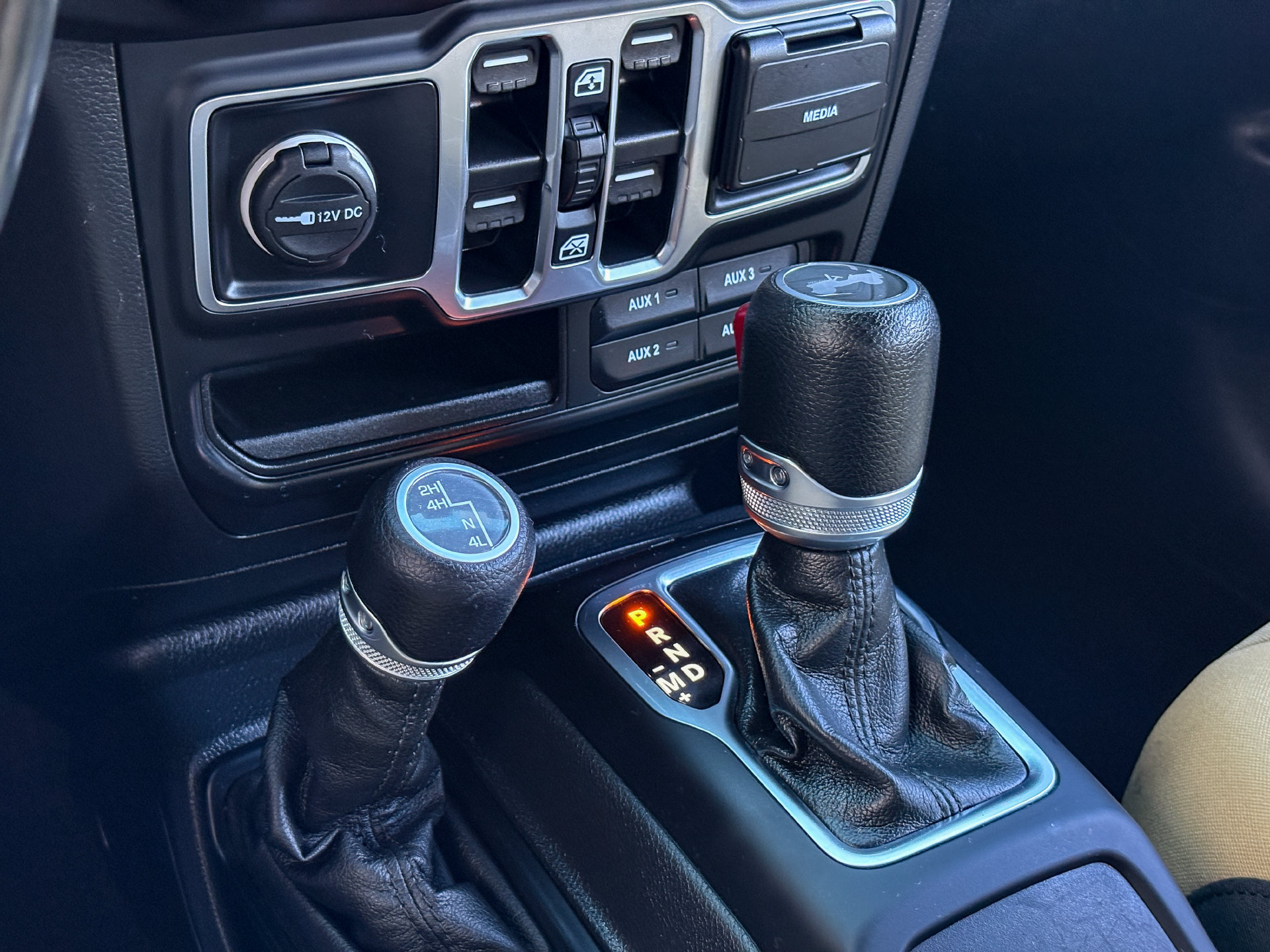 Used 2023 Jeep Wrangler Unlimited Sport AWD/4WD image 31