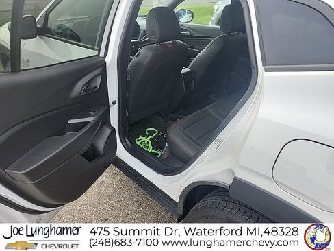 Used 2024 Chevrolet Trax RS w/ Sunroof Package FWD image 13