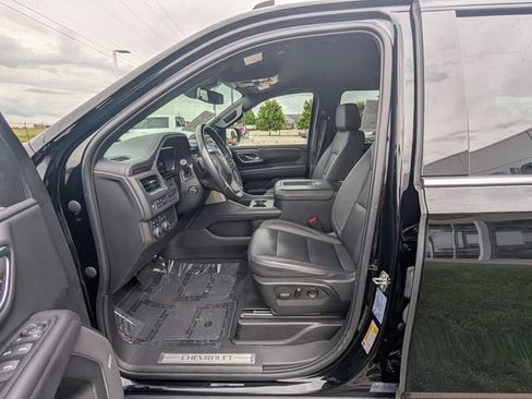 Used 2022 Chevrolet Suburban LT w/ Luxury Package AWD/4WD image 13