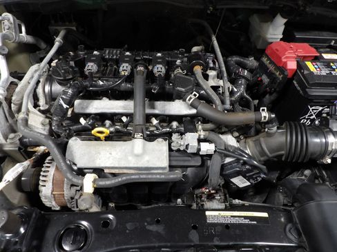 Used 2021 Nissan Versa SV FWD image 19