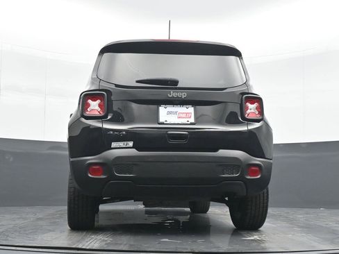 Used 2021 Jeep Renegade Latitude w/ Sun & Sound Group image 20
