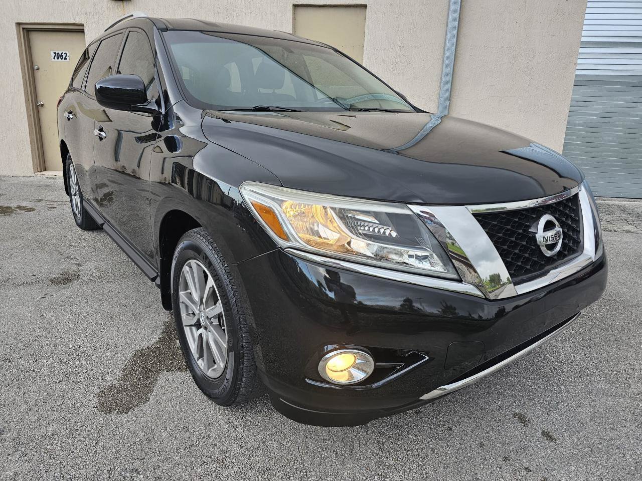 Used 2015 Nissan Pathfinder SV FWD image 10