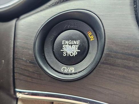 Certified 2020 Jeep Grand Cherokee Overland AWD/4WD image 23