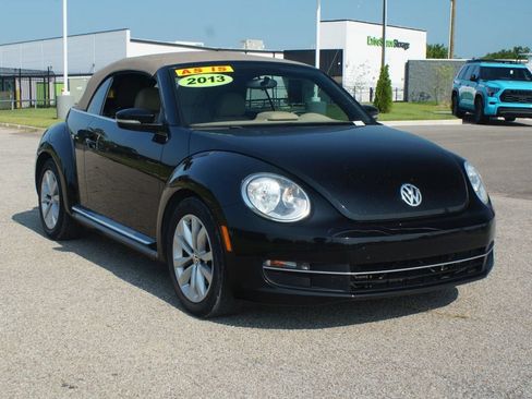 Used 2013 Volkswagen Beetle TDI FWD image 2