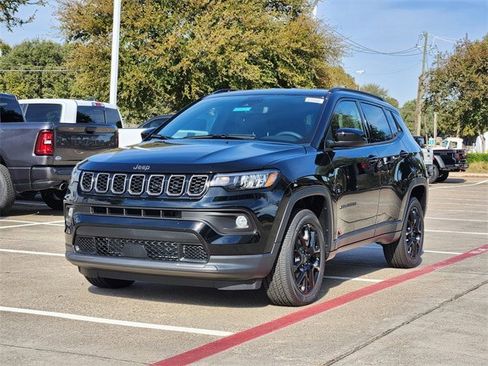 New 2026 Jeep Compass Latitude image 2
