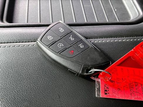 Used 2022 Chevrolet Tahoe Z71 w/ Luxury Package image 31