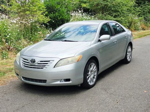 Used 2007 Toyota Camry CE FWD image 1