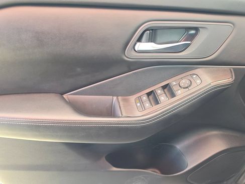 Certified 2024 Nissan Rogue SV FWD image 39