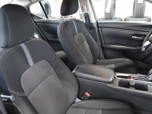 Used 2024 Nissan Sentra SV image 9