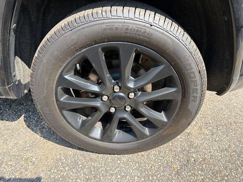 Used 2019 Jeep Grand Cherokee Altitude AWD/4WD image 10