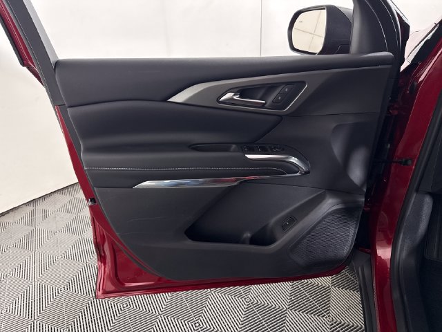 Used 2026 Chevrolet Traverse LT w/ LPO, Floor Liner Package AWD/4WD image 27