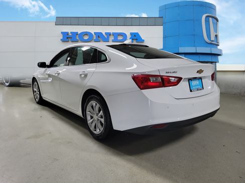 Used 2025 Chevrolet Malibu LT FWD image 4