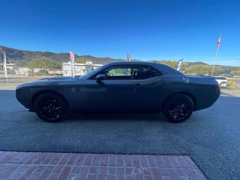 Used 2015 Dodge Challenger SXT Plus image 8