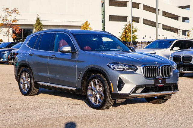 Used 2024 BMW X3 xDrive30i w/ Premium Package AWD/4WD image 3