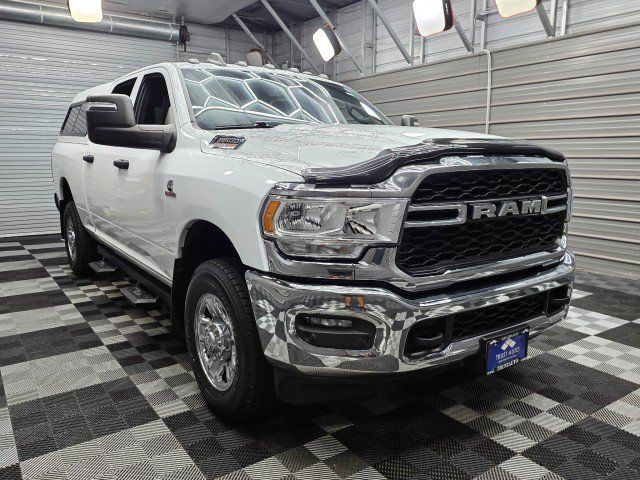 Used 2024 RAM 3500 Tradesman w/ Chrome Appearance Group AWD/4WD image 5