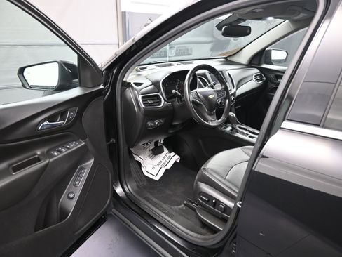 Used 2020 Chevrolet Equinox LT w/ Midnight Edition image 22