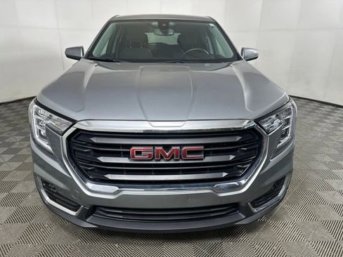 Used 2023 GMC Terrain SLE image 8