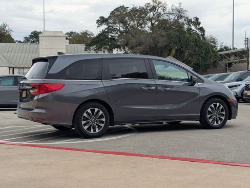 Used 2024 Honda Odyssey EX-L image 4