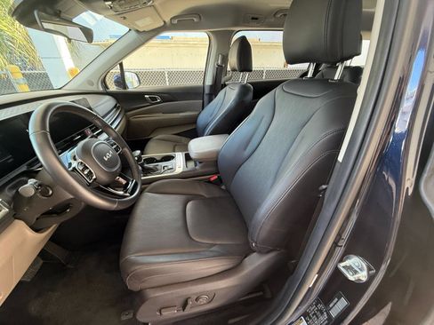 Used 2026 Kia Carnival FWD image 28