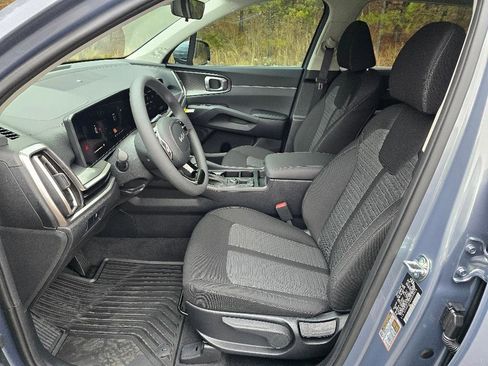 New 2025 Kia Sorento LX image 5