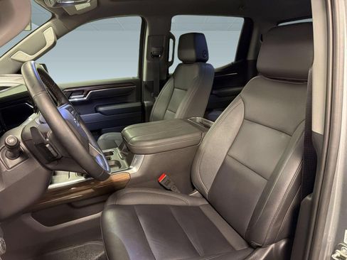 Used 2025 Chevrolet Silverado 1500 LT Trail Boss w/ Convenience Package II AWD/4WD image 4