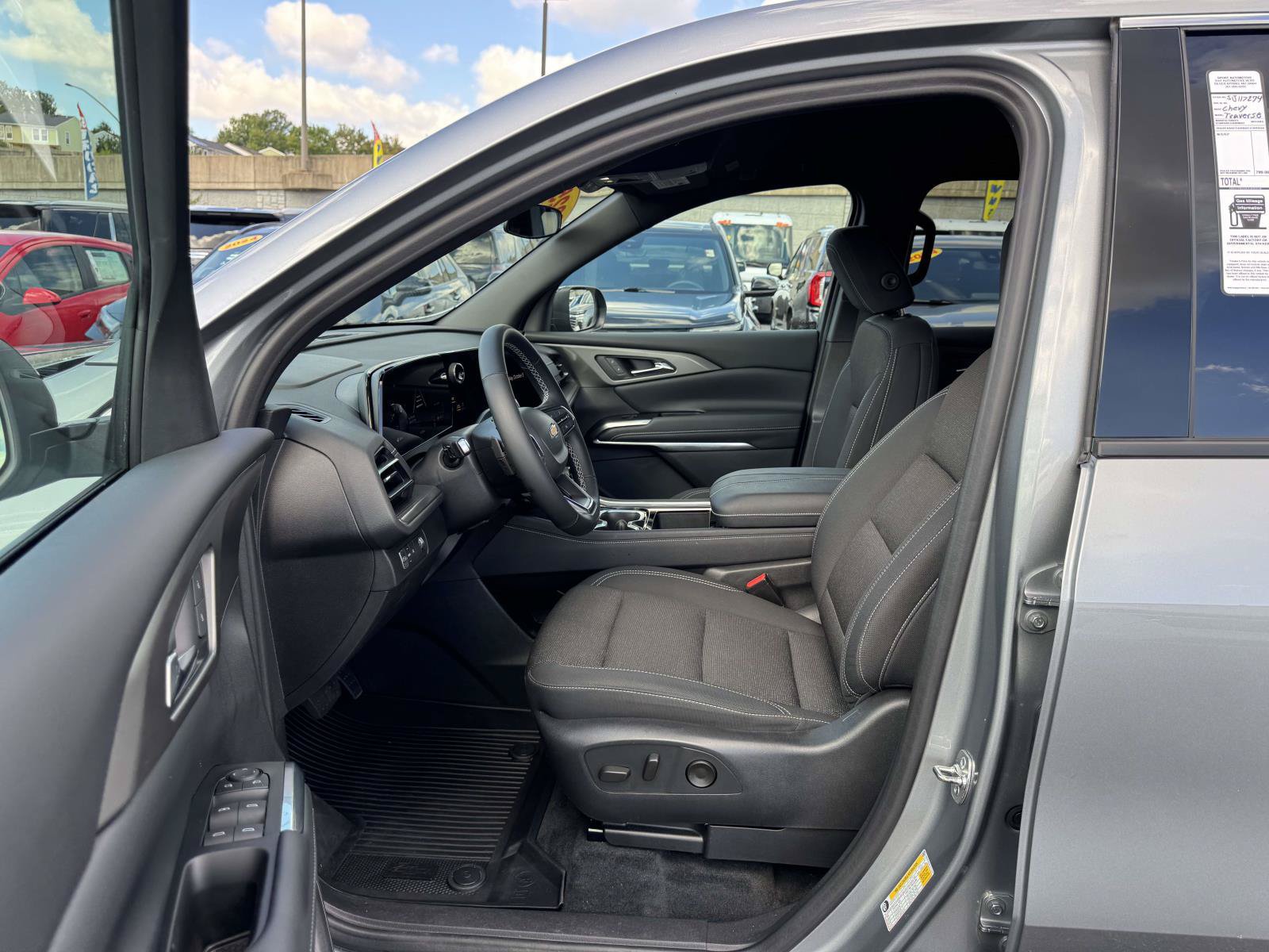 Used 2025 Chevrolet Traverse LT w/ Driver Confidence Package FWD image 22