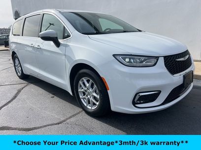 Certified 2023 Chrysler Pacifica Touring-L