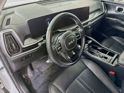 Used 2024 Kia Sorento S AWD/4WD image 19