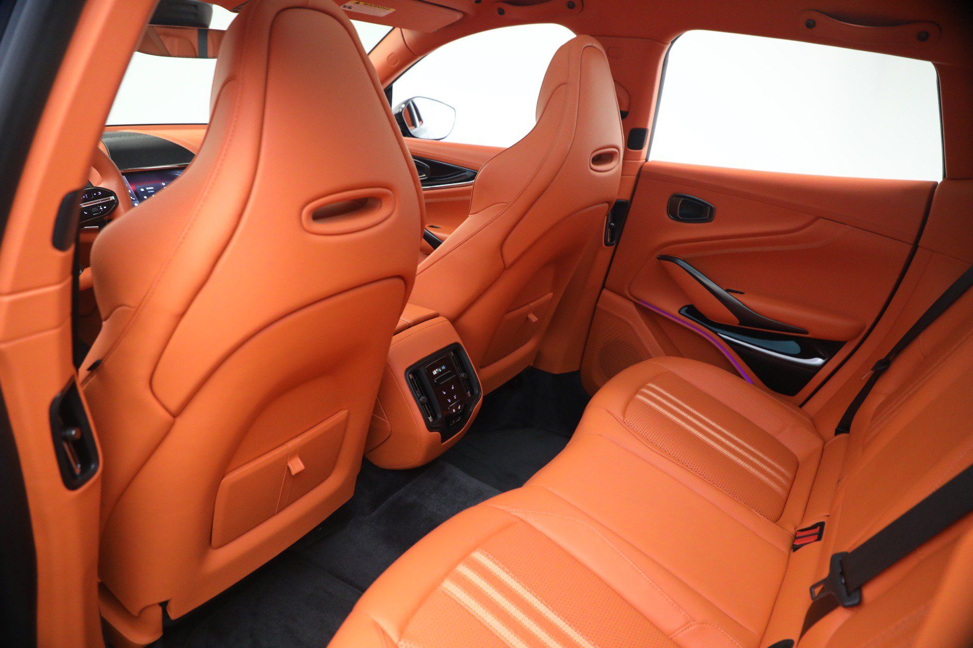 Used 2025 Aston Martin DBX 707 AWD/4WD image 23