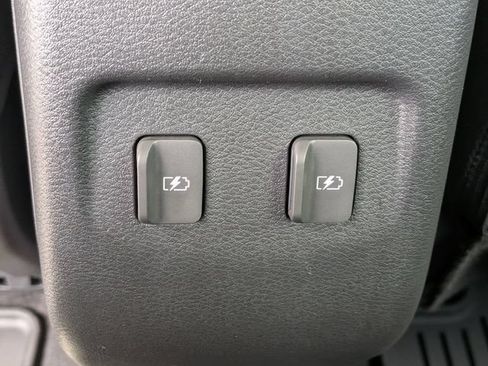 Used 2024 Nissan Kicks SV FWD image 20