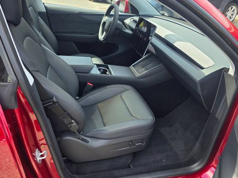 Used 2026 Tesla Model Y AWD image 13