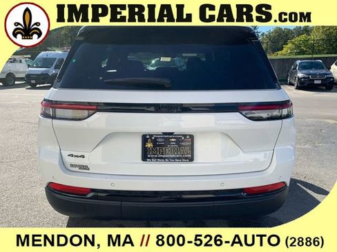 New 2025 Jeep Grand Cherokee Altitude image 11