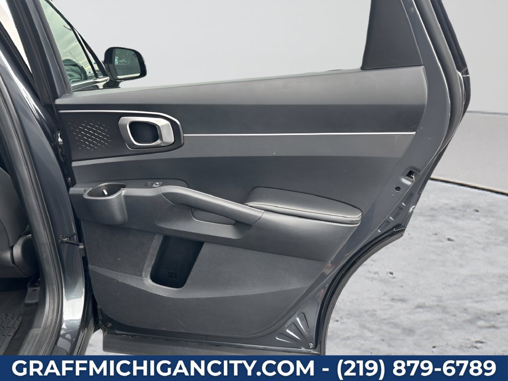 Used 2022 Kia Sorento LX FWD image 15