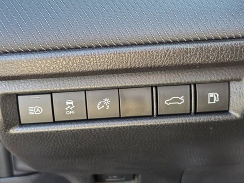 Certified 2025 Toyota Camry SE w/ Convenience Package image 27