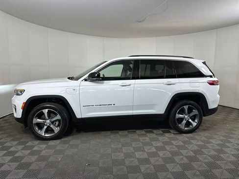 Used 2023 Jeep Grand Cherokee 4WD 4xe w/ Luxury Tech Group II image 6