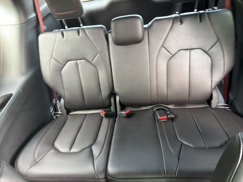 New 2027 Chrysler Pacifica Select FWD image 25