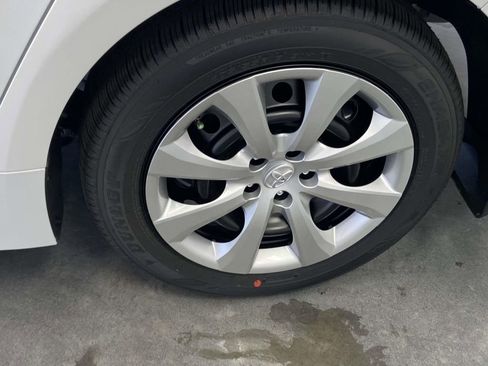 Used 2026 Toyota Corolla LE image 9