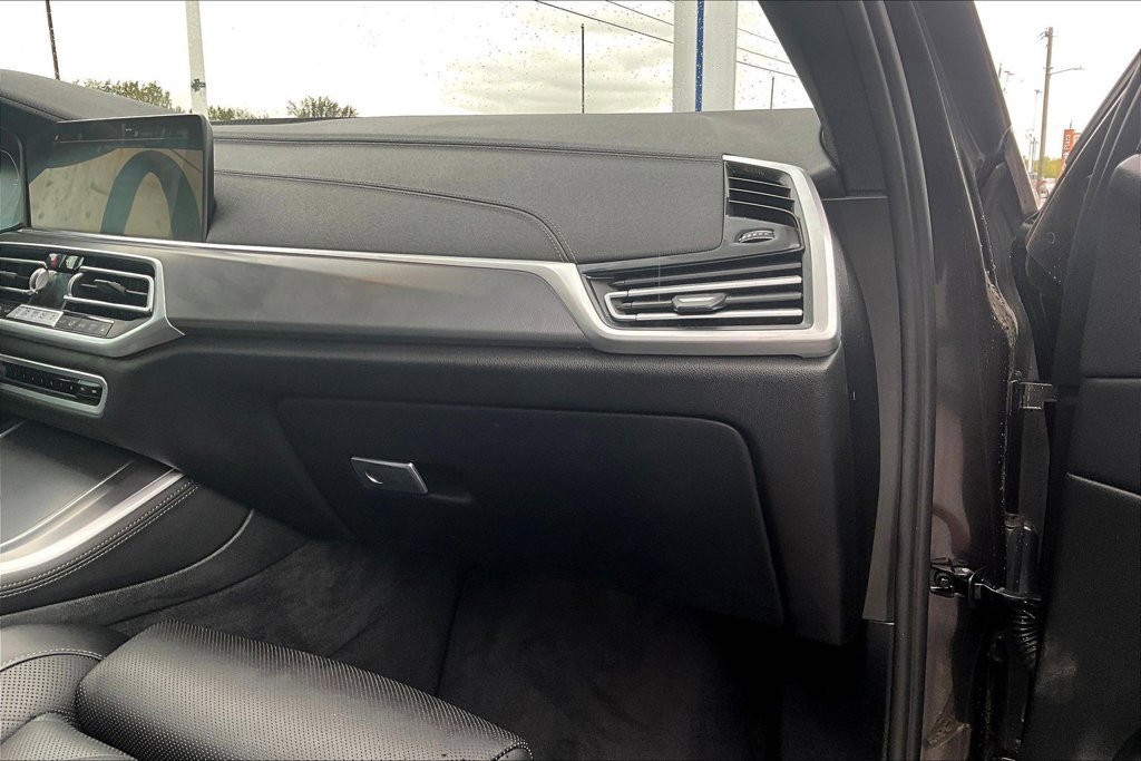 Used 2023 BMW X5 xDrive40i w/ Premium Package AWD/4WD image 16
