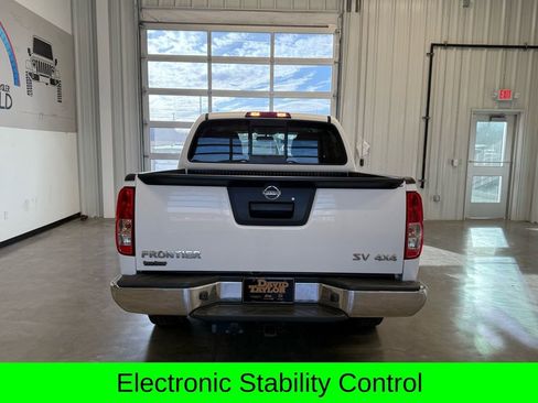 Used 2019 Nissan Frontier SV image 5