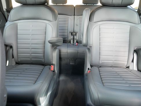 Used 2024 Kia EV9 Land AWD/4WD image 13