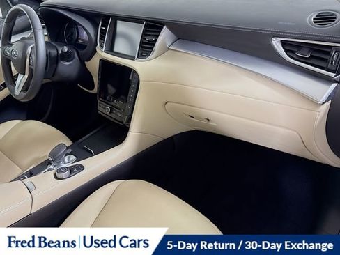 Used 2019 INFINITI QX50 Luxe w/ Navigation Package AWD/4WD image 32
