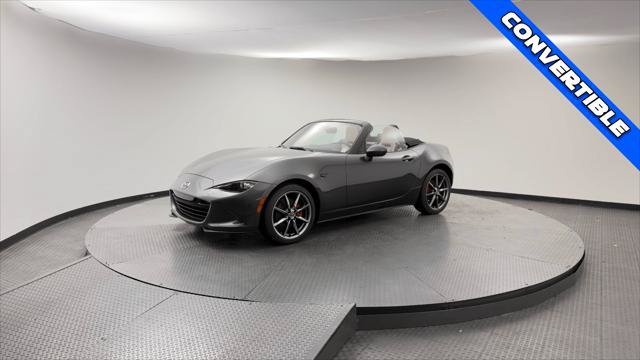 Used 2016 MAZDA MX-5 Miata Grand Touring RWD image 2