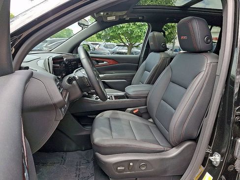 Used 2024 Chevrolet Traverse Z71 AWD/4WD image 15