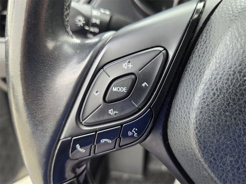 Used 2018 Toyota C-HR XLE image 24