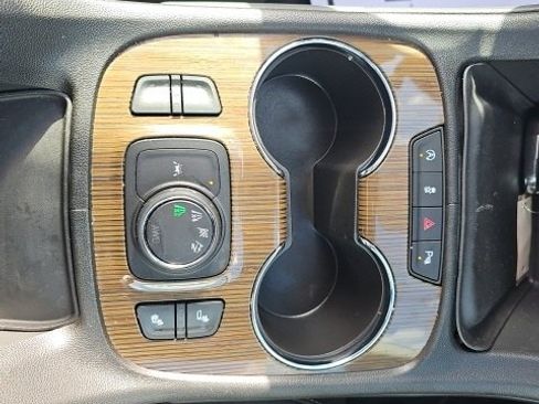 Used 2023 GMC Acadia SLE w/ Driver Convenience Package image 43