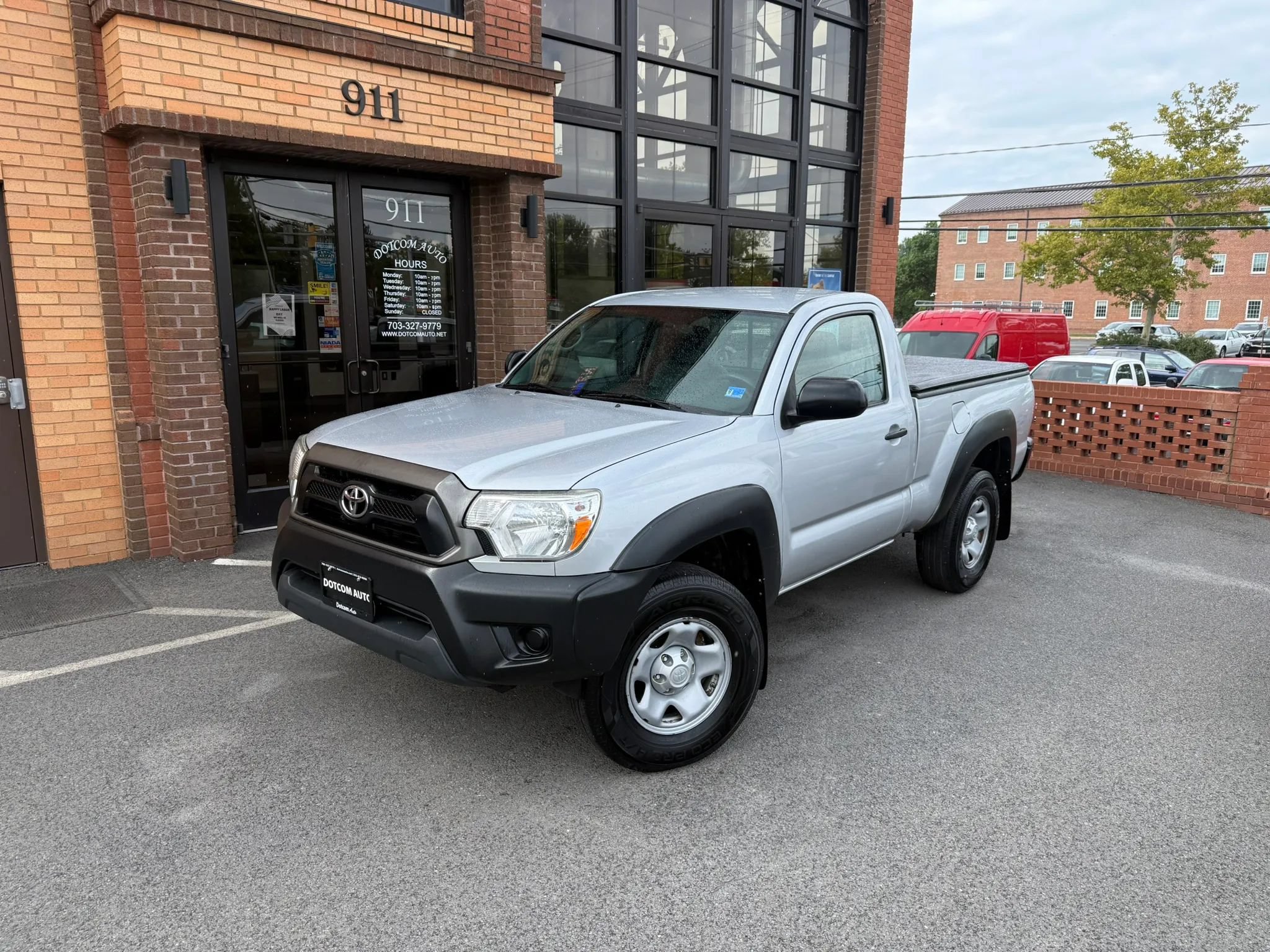 Used 2013 Toyota Tacoma 4x4 Regular Cab image 1