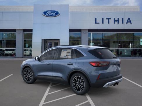 New 2026 Ford Escape SE w/ Class II Trailer Tow Package FWD image 4
