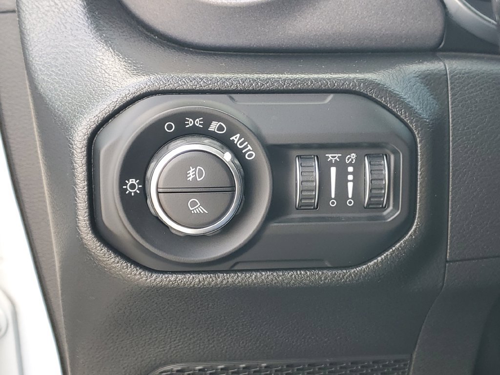 Used 2022 Jeep Gladiator Mojave w/ Cold Weather Group AWD/4WD image 19